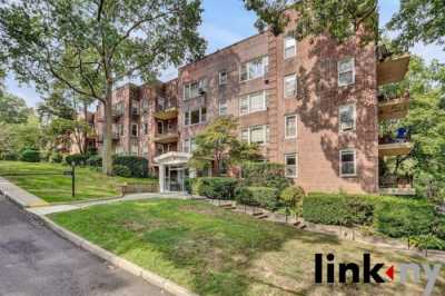 Apartment For Sale in Bronxville, New York
