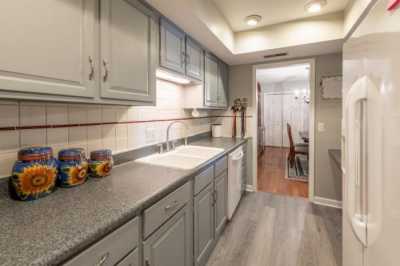 Condo For Sale in Sandy Springs, Georgia