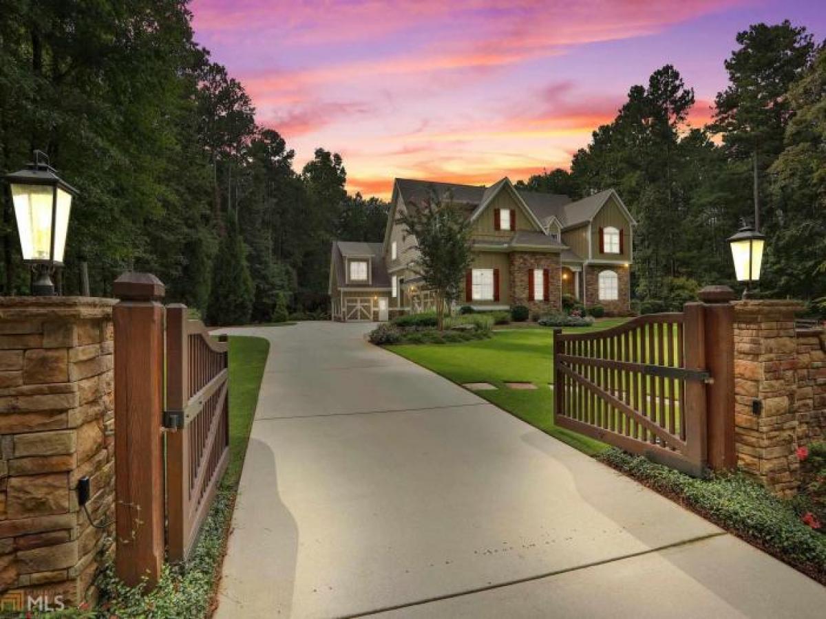 Picture of Home For Sale in Fayetteville, Georgia, United States