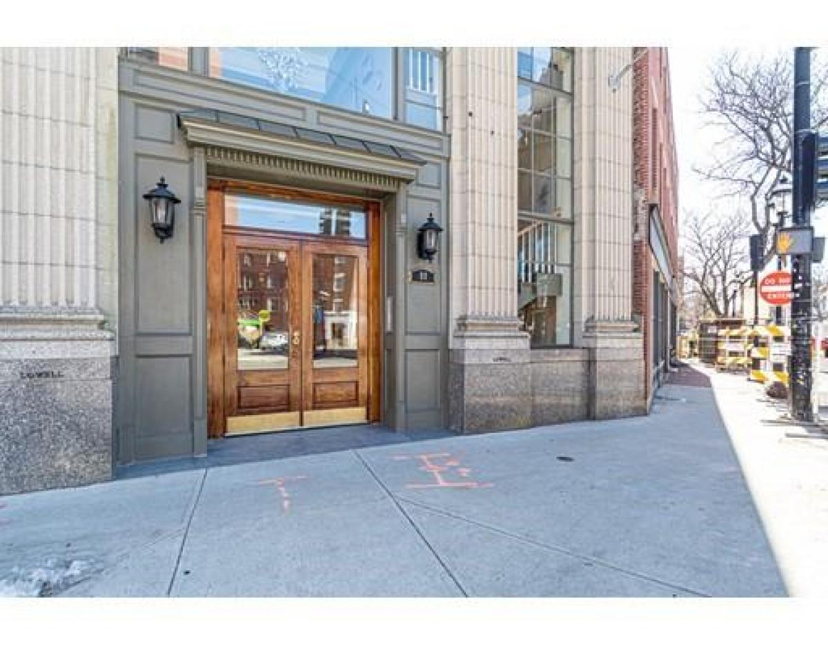 Picture of Condo For Sale in Lowell, Massachusetts, United States