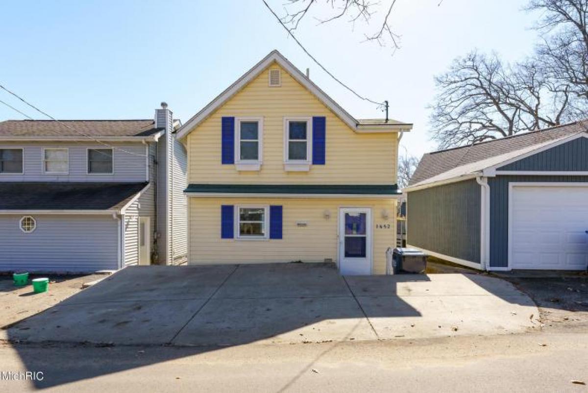 Picture of Home For Sale in Hickory Corners, Michigan, United States