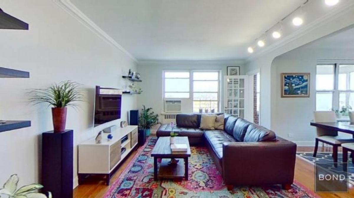 Picture of Apartment For Sale in Flushing, New York, United States