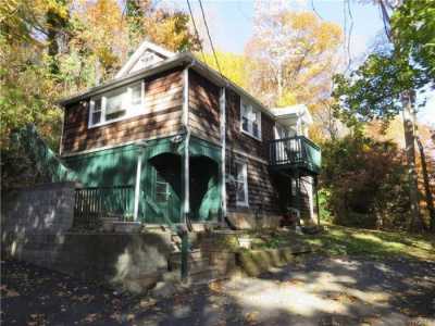 Home For Sale in Valhalla, New York