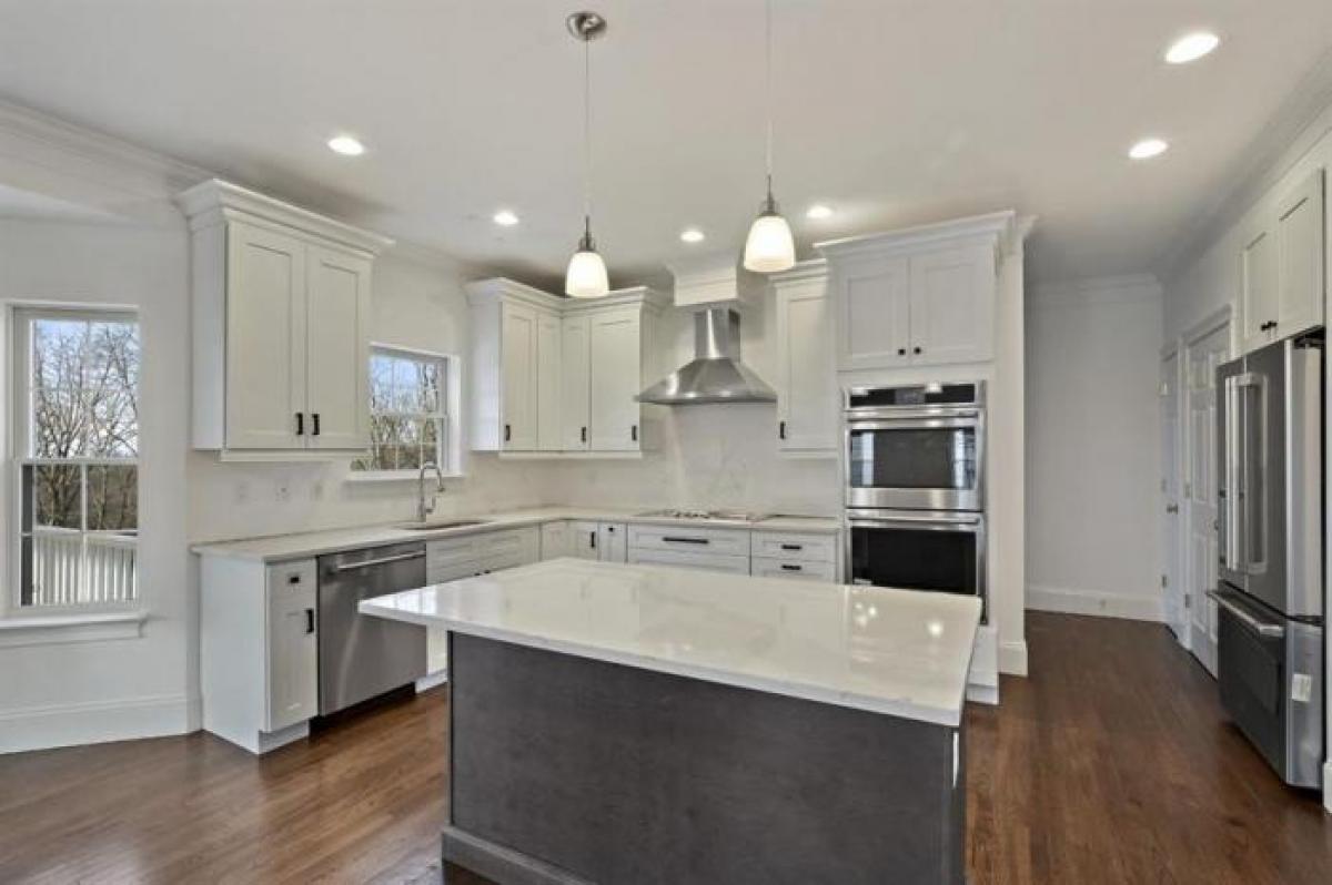 Picture of Home For Sale in Valhalla, New York, United States