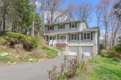 Home For Sale in Millwood, New York