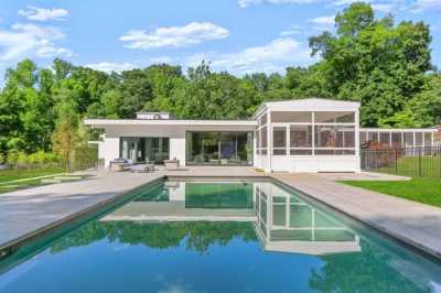 Home For Sale in Larchmont, New York