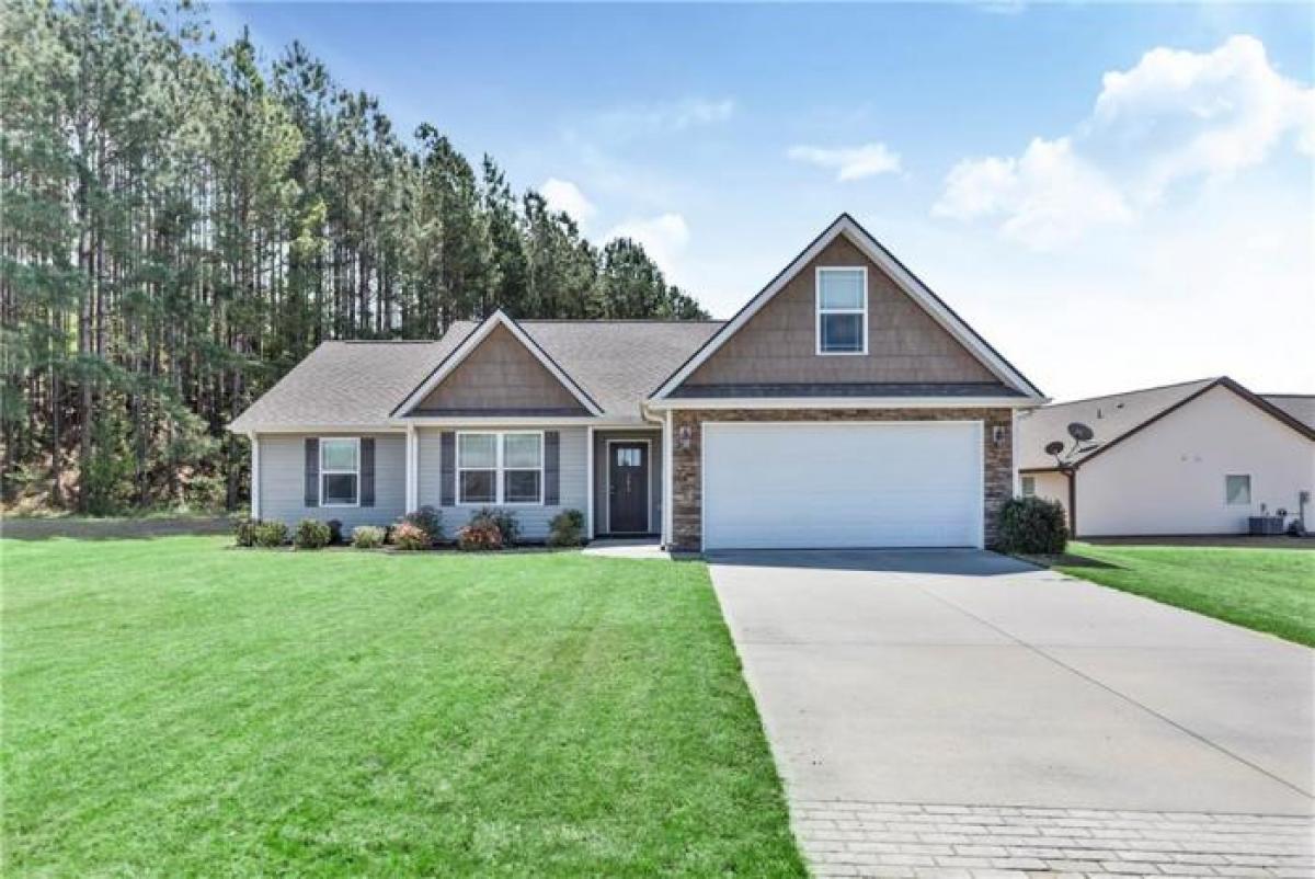Picture of Home For Sale in Seneca, South Carolina, United States