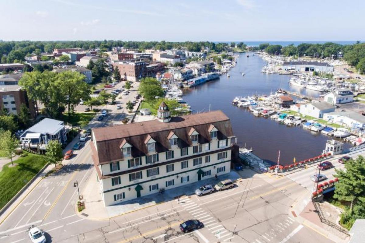 Picture of Condo For Sale in South Haven, Michigan, United States