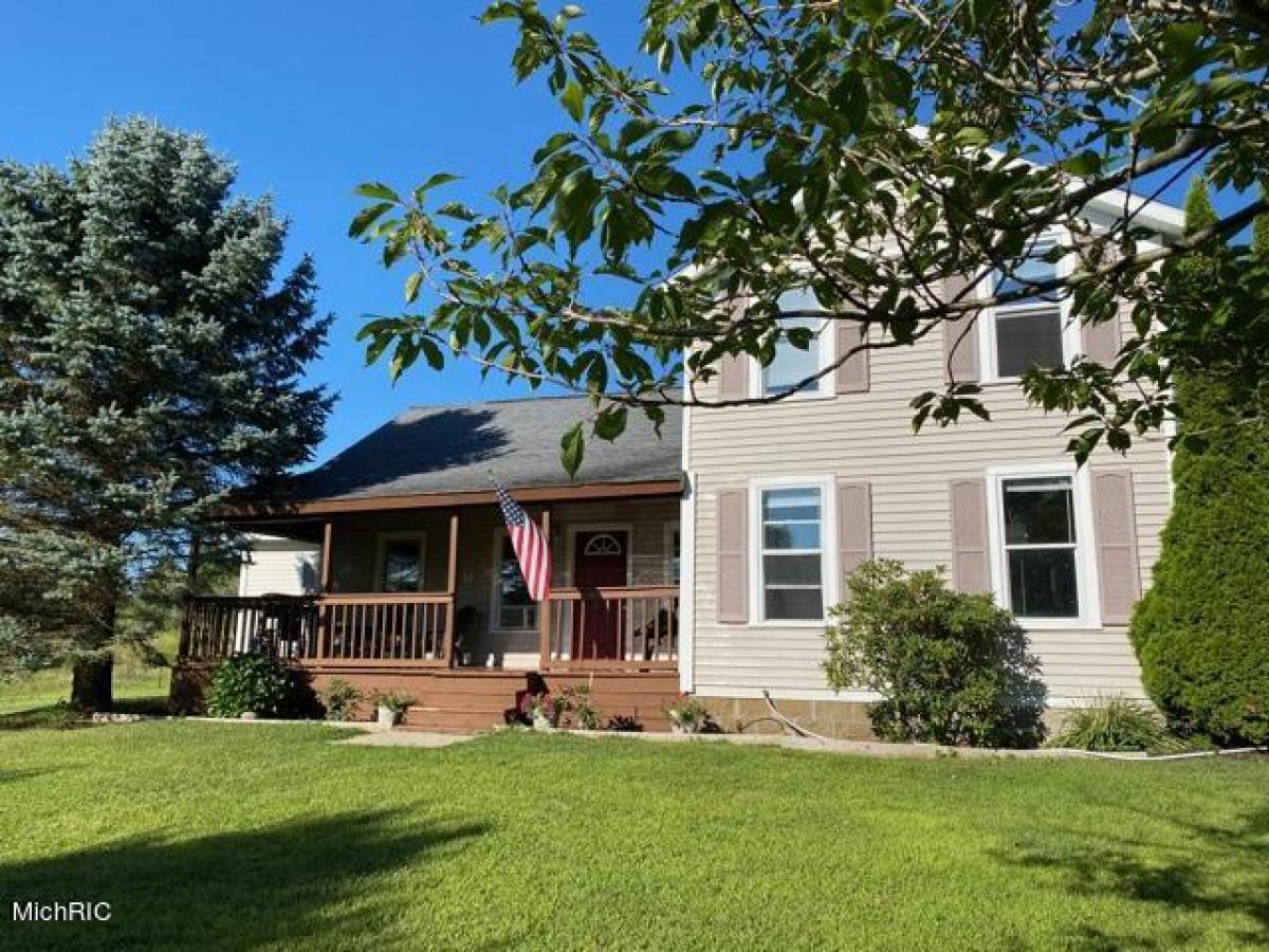 Picture of Home For Sale in Fennville, Michigan, United States