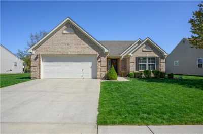 Home For Sale in Greenwood, Indiana