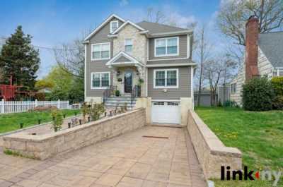 Home For Sale in Eastchester, New York