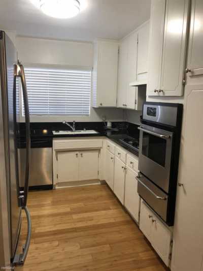 Apartment For Rent in Beverly Hills, California