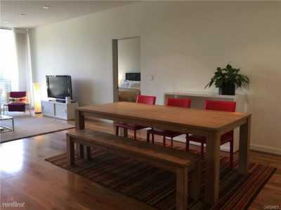 Apartment For Rent in Studio City, California