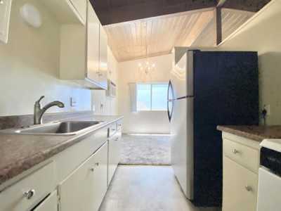 Apartment For Rent in Beverly Hills, California