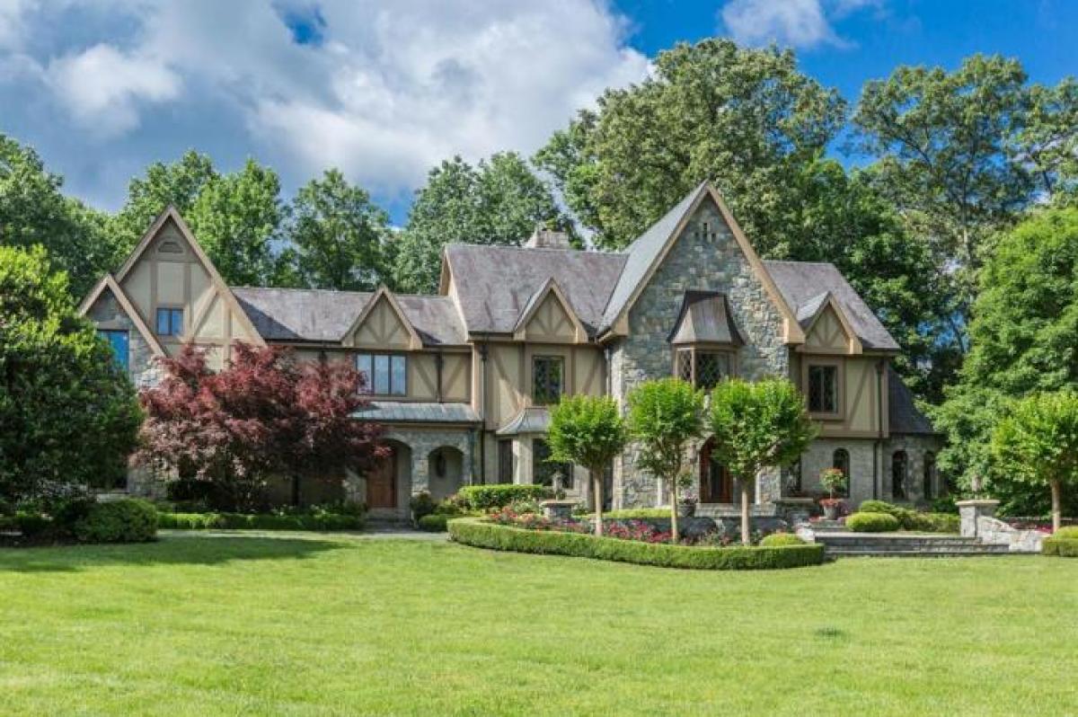 Picture of Home For Sale in Great Falls, Virginia, United States