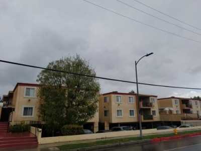 Condo For Rent in Reseda, California