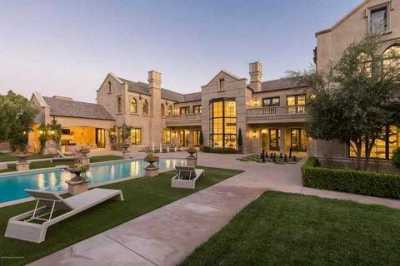 Villa For Sale in Bradbury, California