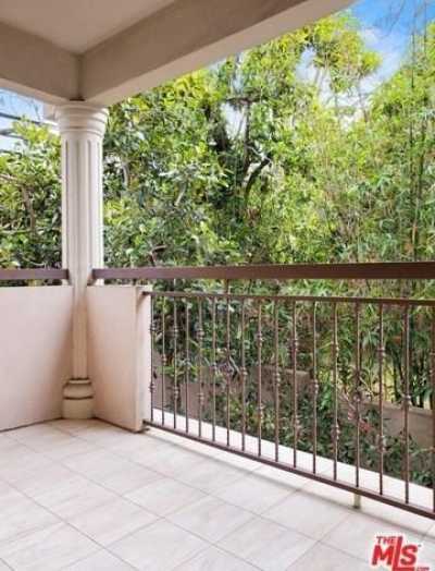 Condo For Sale in West Hollywood, California