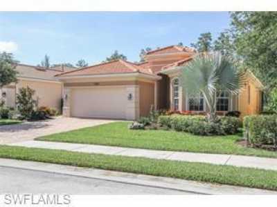 Villa For Sale in Naples, Florida