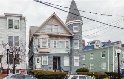 Villa For Sale in Boston, Massachusetts