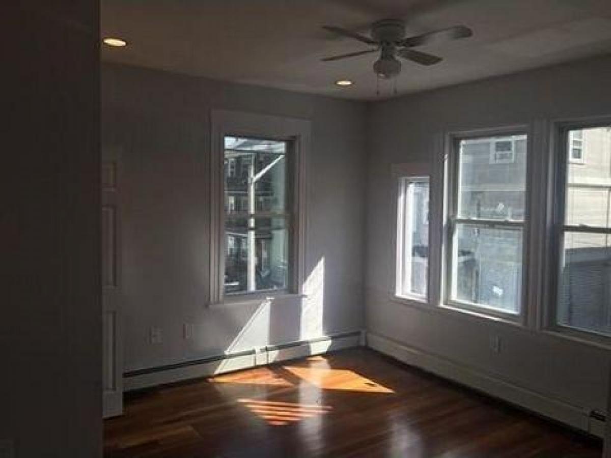 Picture of Villa For Sale in Boston, Massachusetts, United States