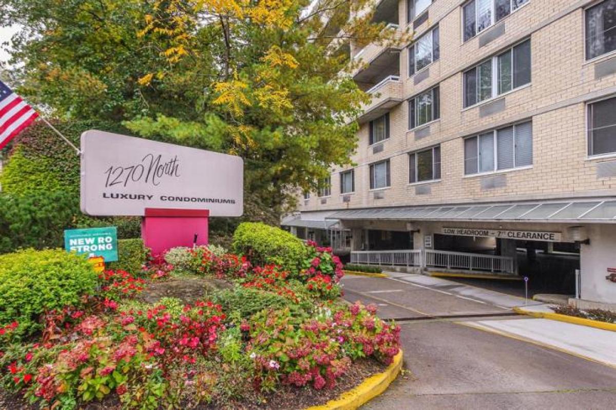 Picture of Home For Sale in New Rochelle, New York, United States