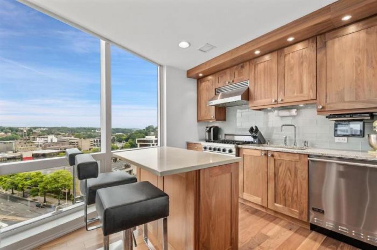 Picture of Home For Sale in White Plains, New York, United States