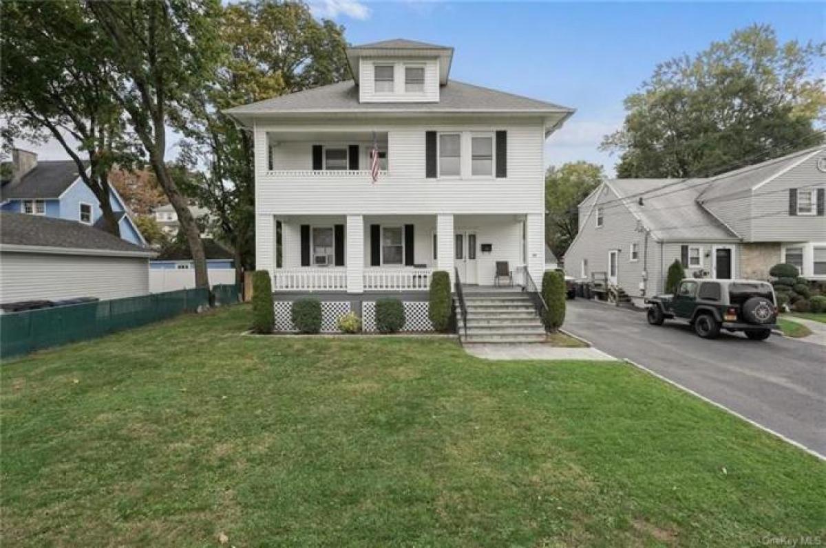 Picture of Home For Sale in White Plains, New York, United States