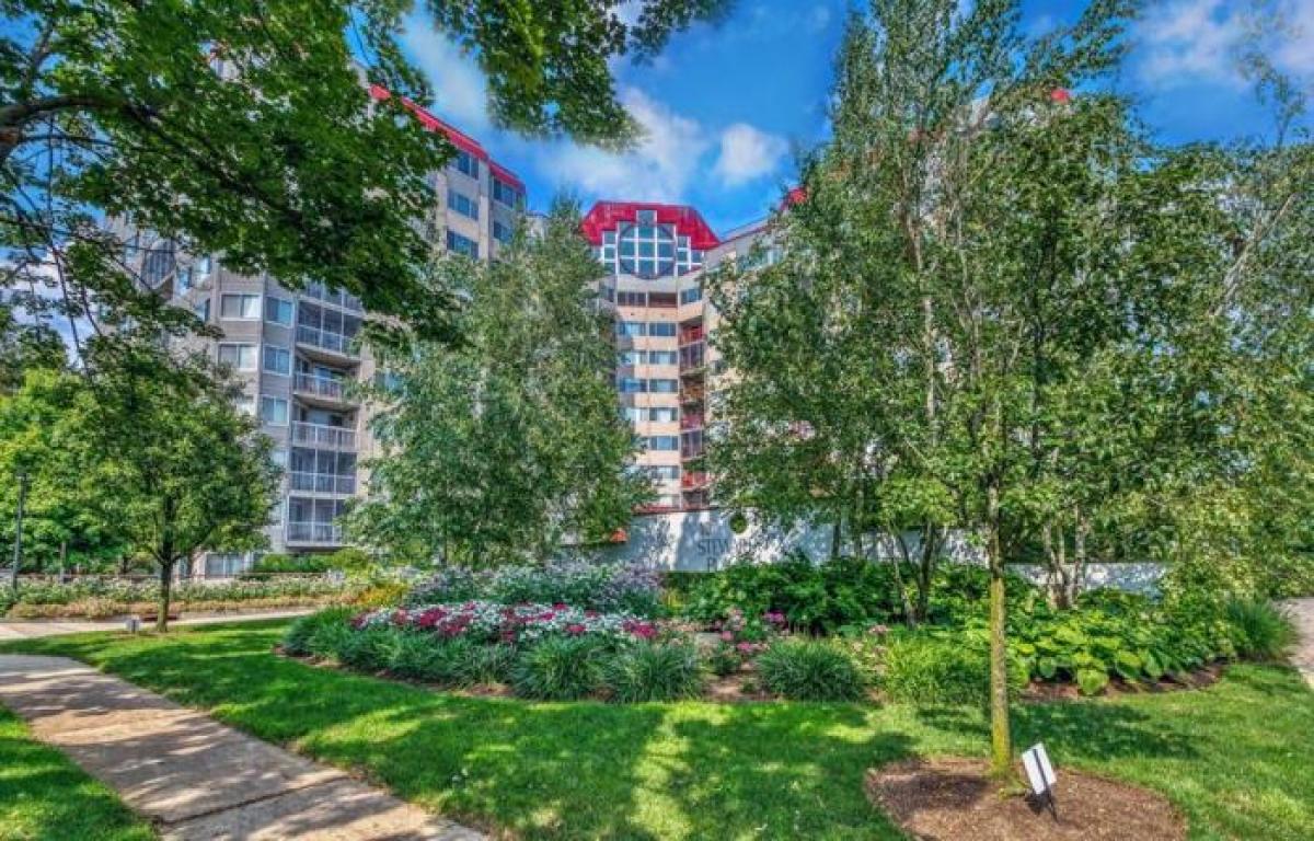 Picture of Home For Sale in White Plains, New York, United States