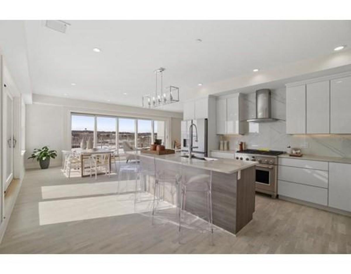 Picture of Condo For Sale in Quincy, Massachusetts, United States