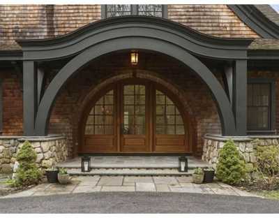 Home For Sale in Lincoln, Massachusetts