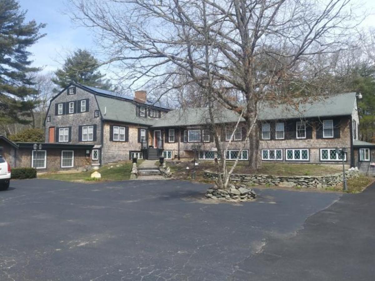 Picture of Home For Sale in Middleboro, Massachusetts, United States