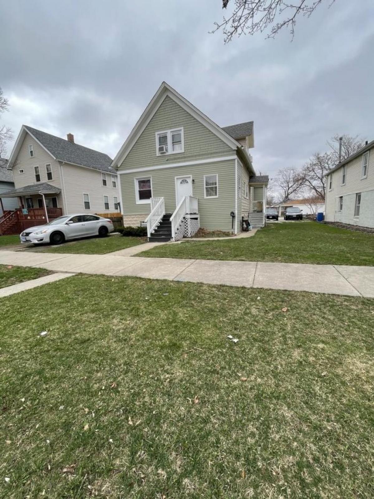 Picture of Multi-Family Home For Sale in La Grange, Illinois, United States