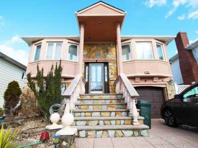 Home For Sale in Staten Island, New York