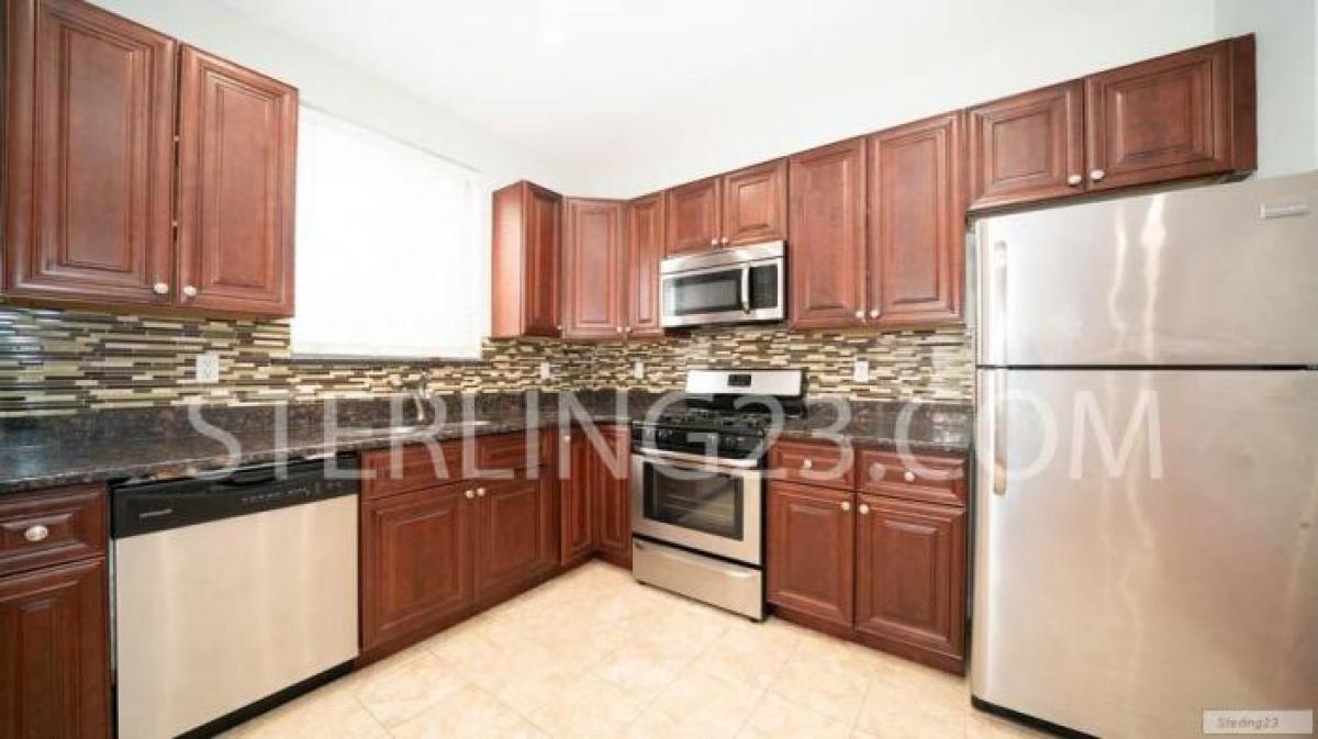 Picture of Apartment For Rent in Woodside, New York, United States