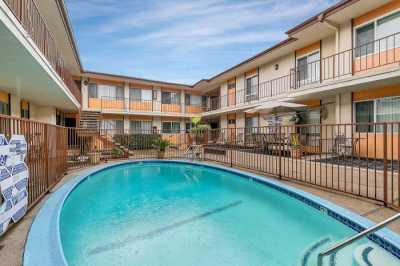 Apartment For Rent in Inglewood, California