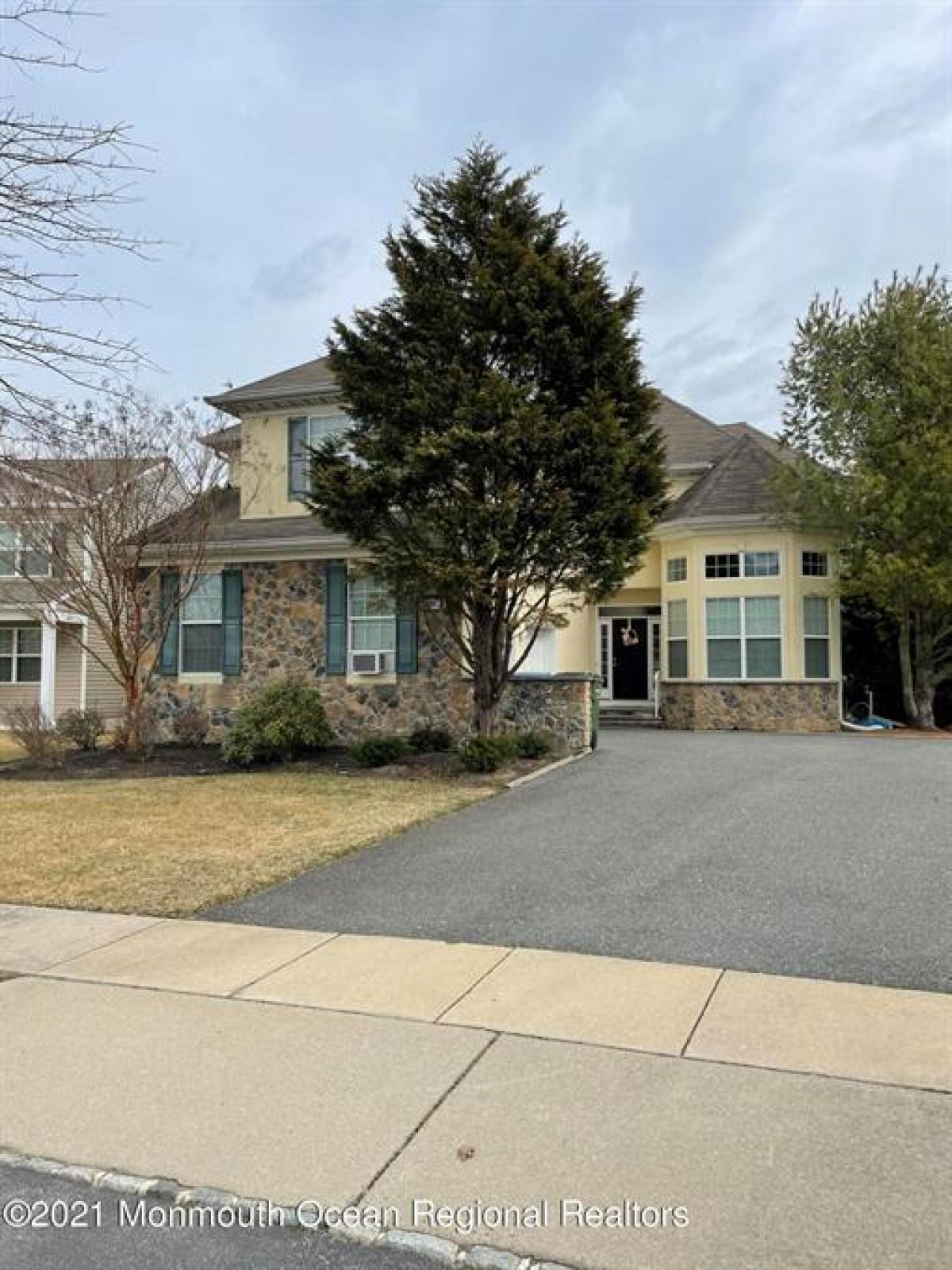 Picture of Home For Sale in Egg Harbor Twp, New Jersey, United States