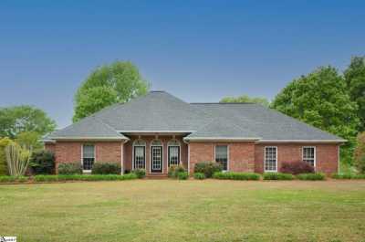Home For Sale in Boiling Springs, South Carolina