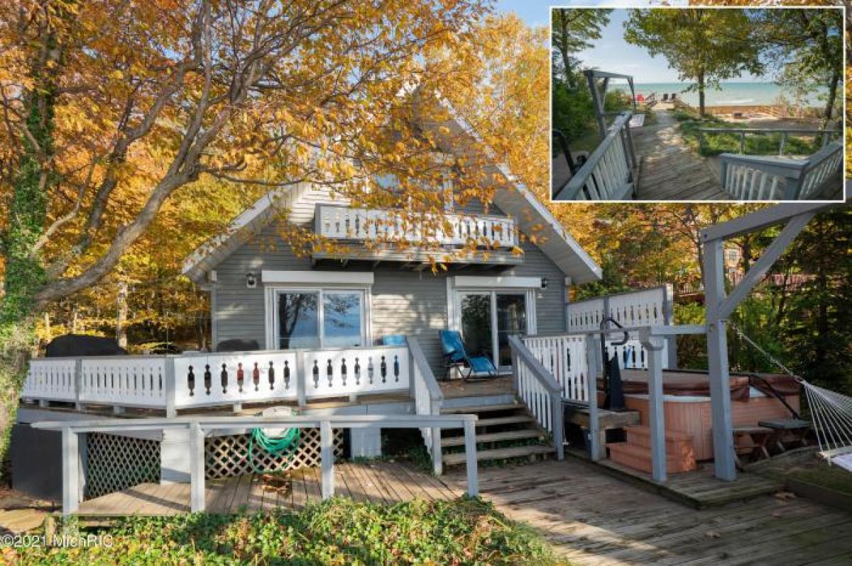 Picture of Home For Sale in South Haven, Michigan, United States