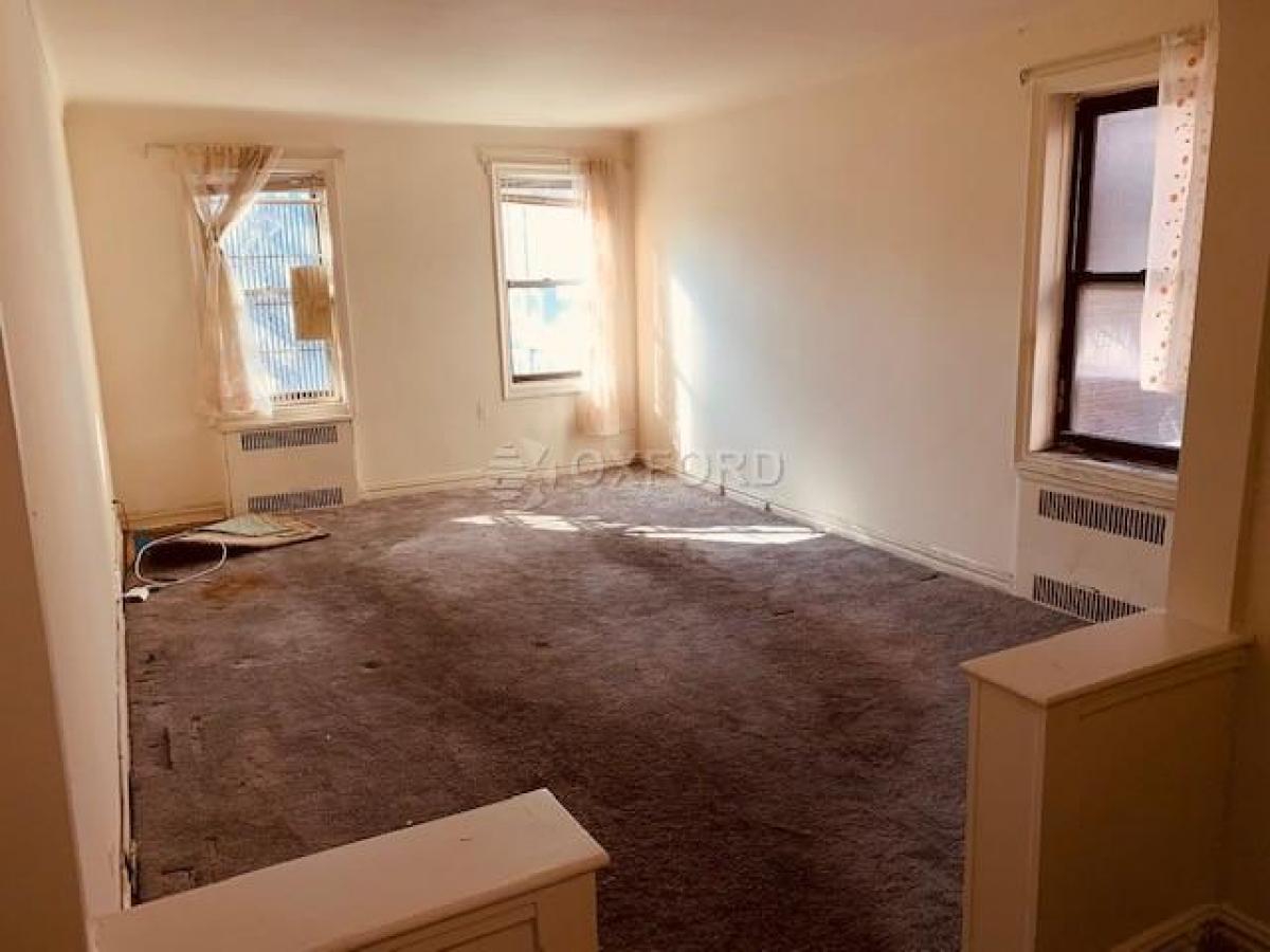 Picture of Apartment For Sale in Flushing, New York, United States