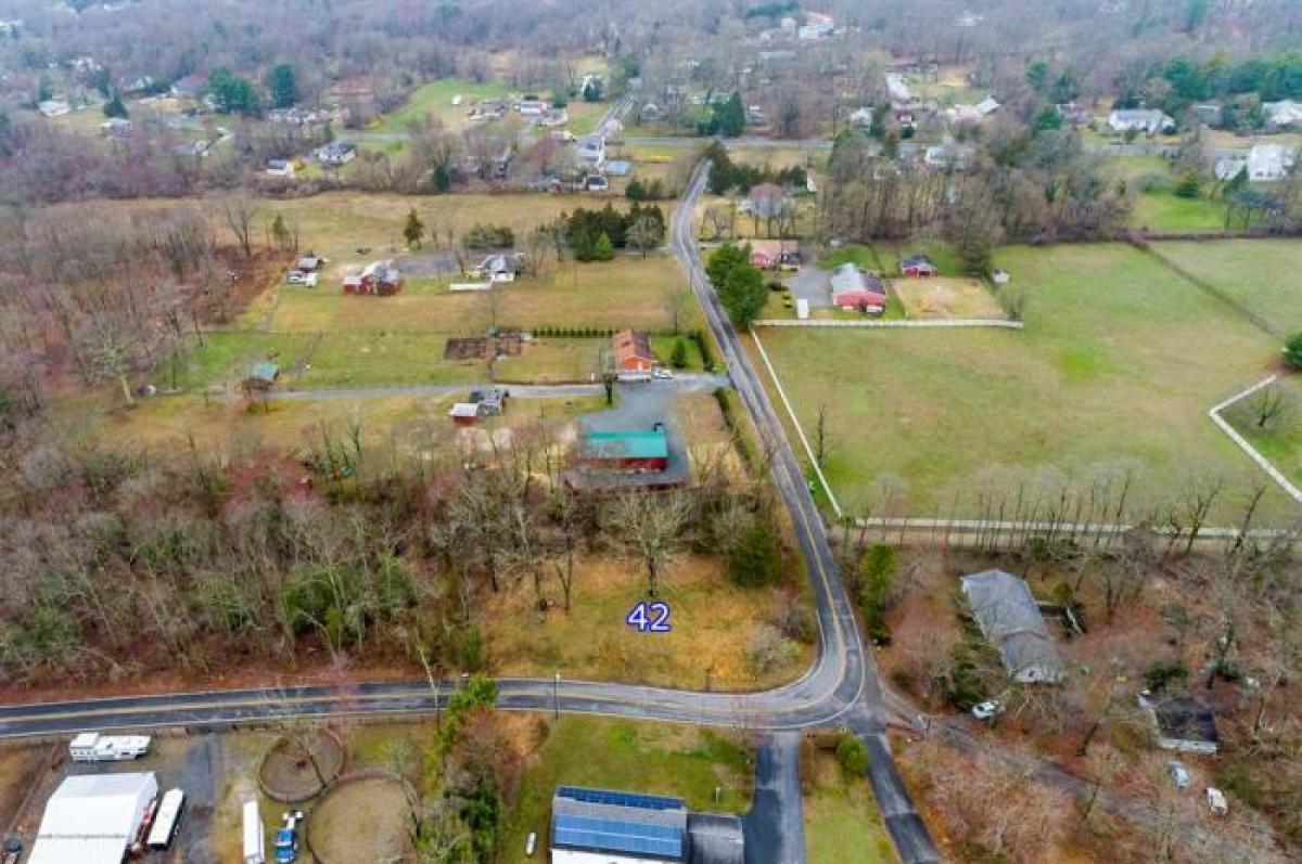 Picture of Residential Land For Sale in Howell, New Jersey, United States