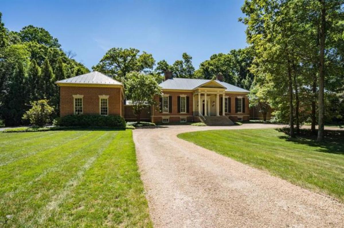 Picture of Home For Sale in Great Falls, Virginia, United States