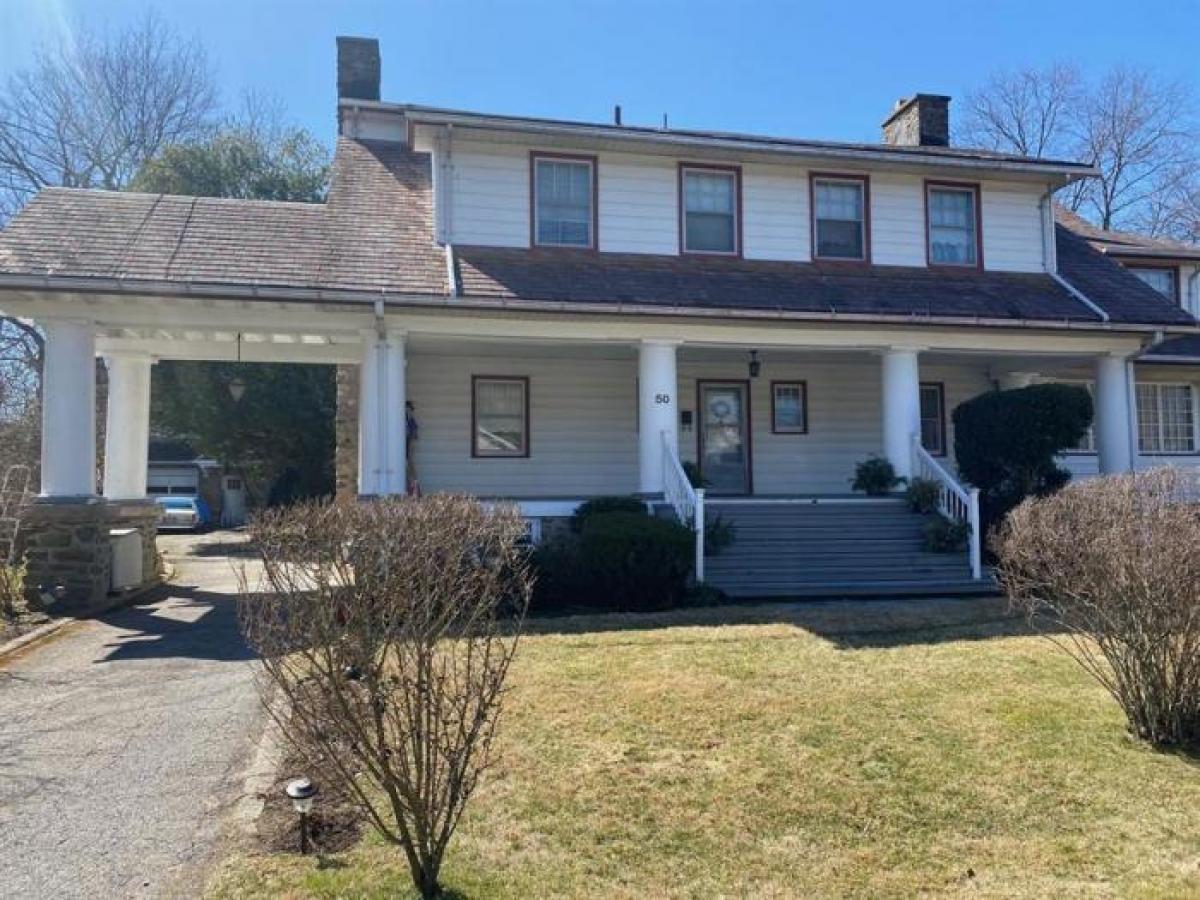 Picture of Home For Sale in New Rochelle, New York, United States