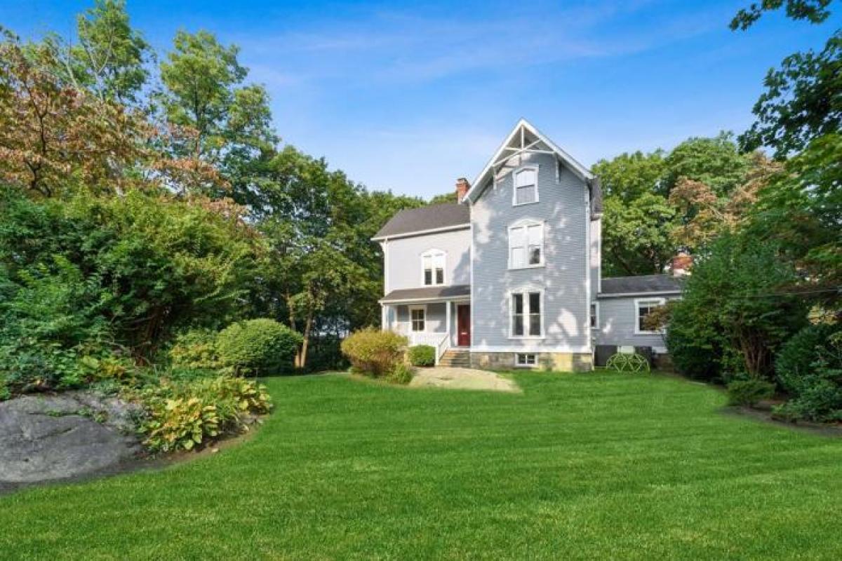 Picture of Home For Sale in Bronxville, New York, United States