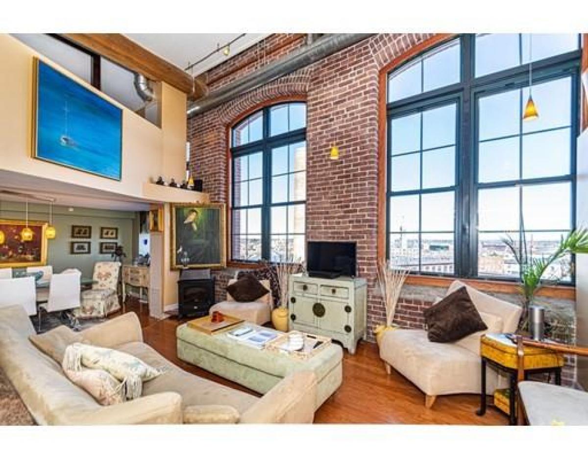 Picture of Condo For Sale in Lowell, Massachusetts, United States