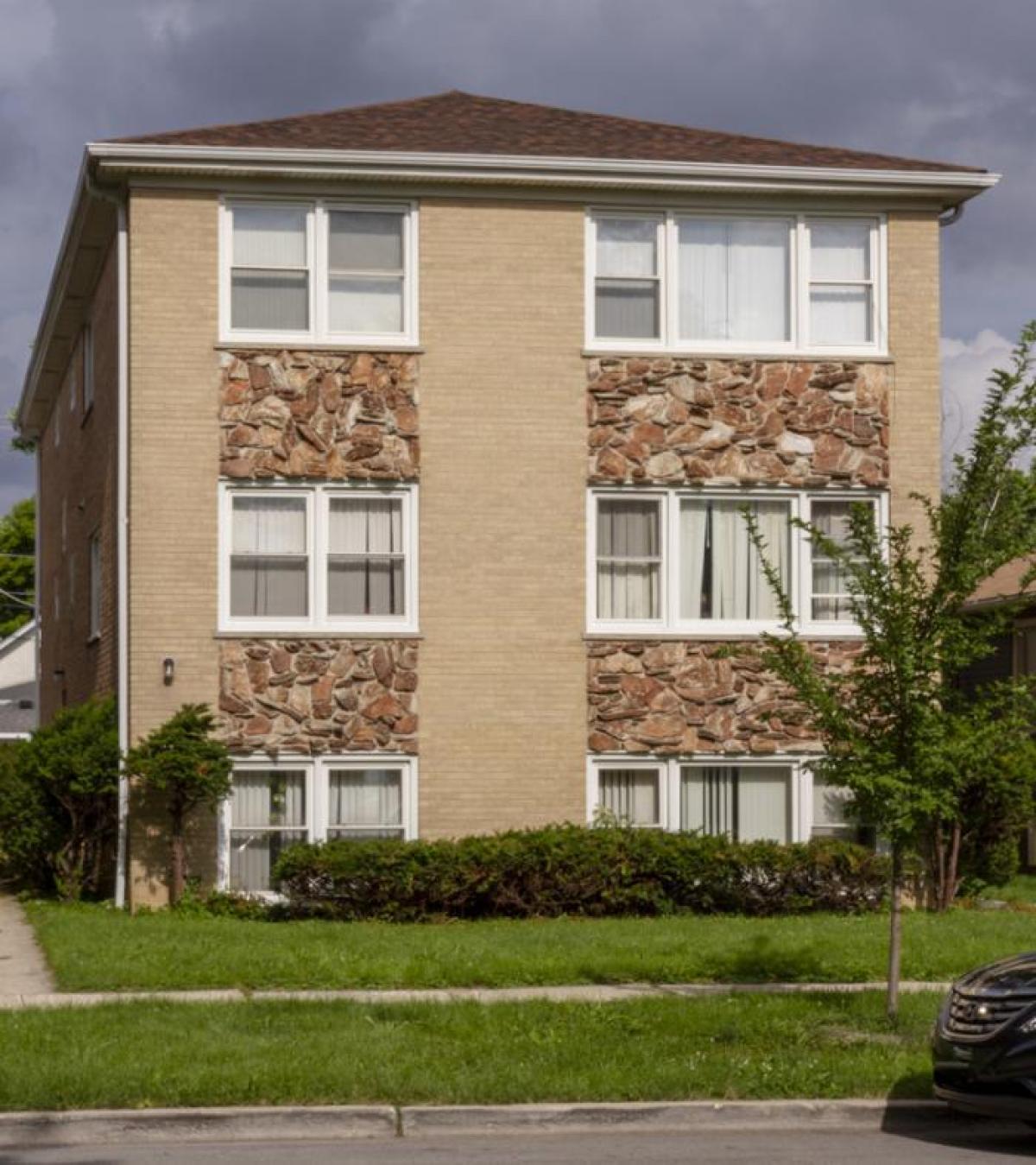 Picture of Multi-Family Home For Sale in Forest Park, Illinois, United States