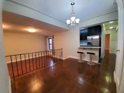 Apartment For Sale in Forest Hills, New York