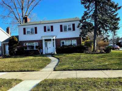 Home For Sale in Hempstead, New York