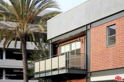Apartment For Rent in Venice, California