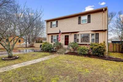 Home For Sale in Somerset, Massachusetts